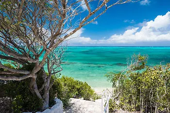 Beach Enclave North Shore Turtle Cove 5*,